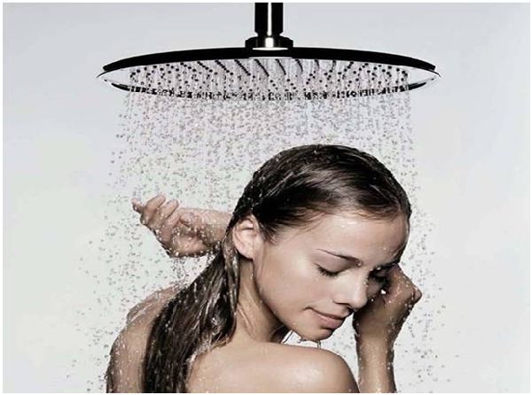 Tắm ngay sau khi xông hơi sẽ càng khiến cơ thể mệt mỏi và khó chịu hơn