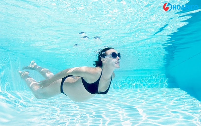 Bơi lội giúp bà bầu thoải mái trong thai kỳ