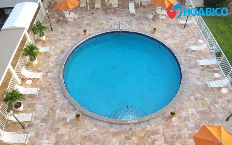 Tính thể tích bể bơi hình tròn