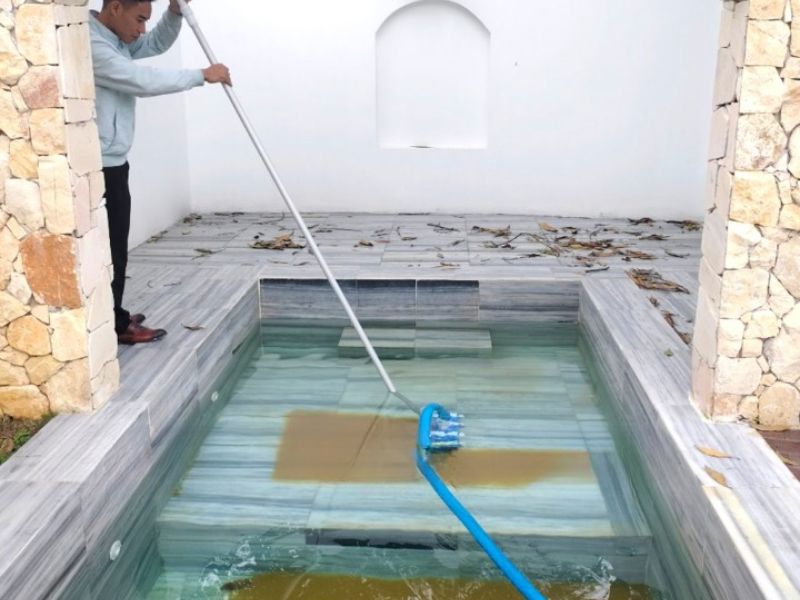 Hoabico bàn giao dự án vệ sinh bể bơi cho anh Nguyên tại Ba Vì